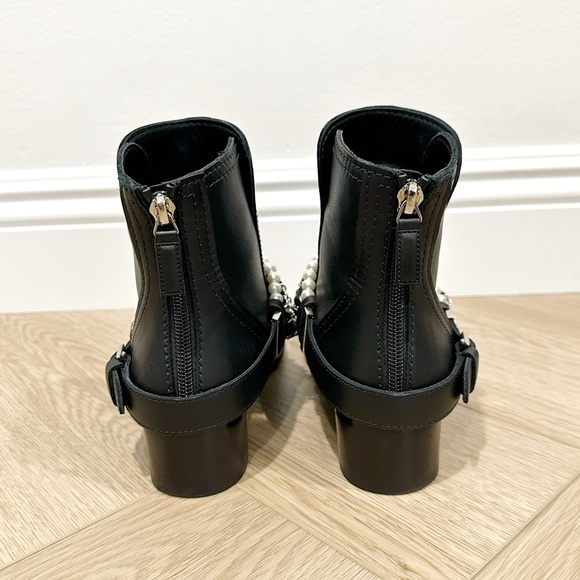 CHANEL Captoe Pearl Boots (35) - Picture 7 of 10